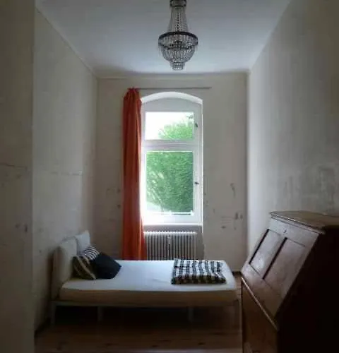 Classy, Bright Kreuzberg Apartment